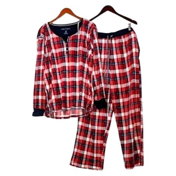 NAUTICA- WOMEN'S RED/NAVY SILKY STRETCH MICROFLEECE PAJAMA SET SIZE MEDIUM - Picture 1 of 15